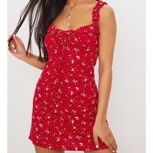 🍒 Prettylittlething red floral print drill detail shift dress 🍒